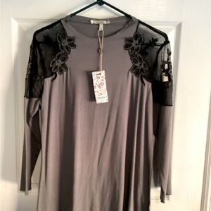 Gimmicks Womans Top from Buckle SZ L